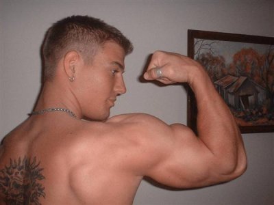 armsdude1.jpg