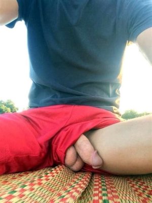 looking shorts 3.jpg