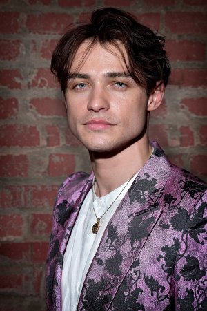 1200px-Thomas_Doherty_2019_by_Glenn_Francis.jpg