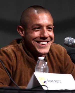 Theo_Rossi_by_Gage_Skidmore.jpg