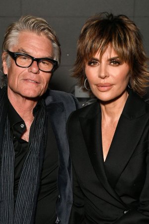 housewives_harry-hamlin-b761ee6e682449099e617f451690e7ce.jpg