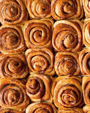 cinnamon-rolls-960x1200.jpg