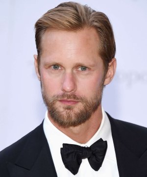 010615-alexander-skarsgard-lead-2000-dc0db298d35b4dc7beea6e90502cdfa5.jpg