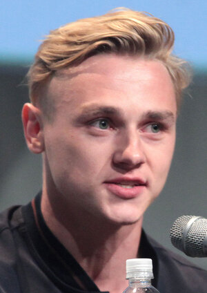 800px-Ben_Hardy_by_Gage_Skidmore.jpg