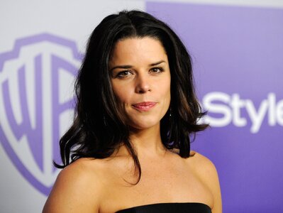 actress-neve-campbell-arrives-at-the-instyle-and-warner-news-photo-1654612429.jpg