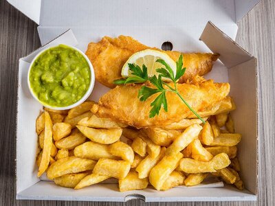 Fish-and-chips-with-peas.jpg