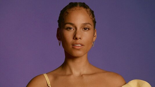 alicia-keys-bild-100__v-img__16__9__l_-1dc0e8f74459dd04c91a0d45af4972b9069f1135.jpg