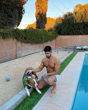 Antony Tran with Hendrix 152858963.jpg