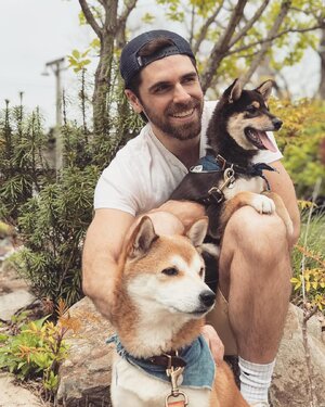 Ben Drabinski with Mcfly and Meadow 31255833.jpg