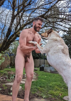 Vander Pulaski and friend FOWoXd_VsAEArcX.jpg