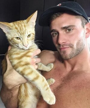 Keegan Whicker dVwiwkXApL6.jpg