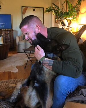 Greg Browne and Vader 79934972.jpg