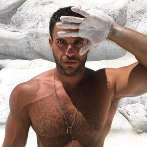 white sand 20686801.jpg