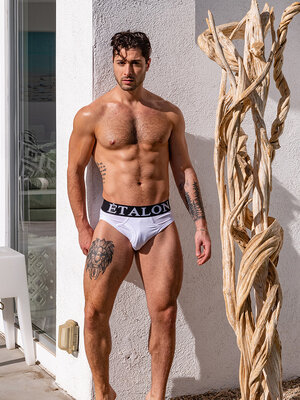 Jon George by Benjamn Veronis for Moevir Magazine January 2021 06.jpg