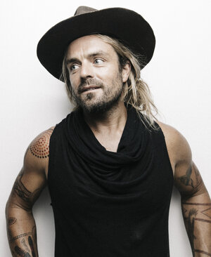 9147-xavier-rudd-photo-c8a003c8a0978600ed80617cd406d4c4.jpg