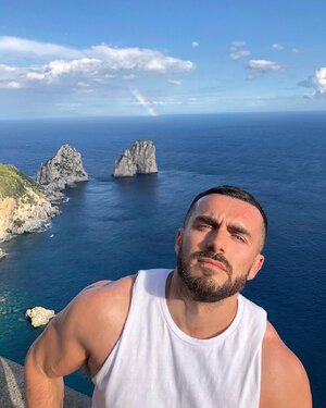 116931755 Capri, Italy.jpg