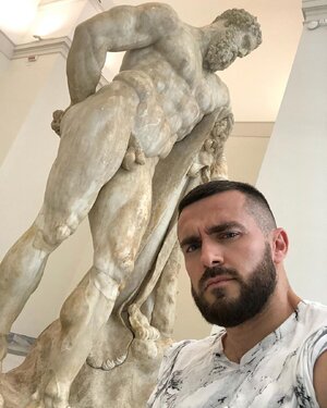 123026434 statue of Hercules.jpg