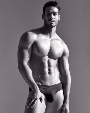 Mario Beckman_EIJfxPrXYAELSPG.jpg