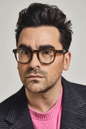 dan-levy-gq-0772.jpg