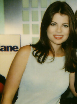 Yasmine_Bleeth_&_Joy_Cantilo_(cropped).jpg