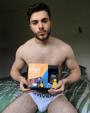 Gizeppe DDhHvYZUwAASEPo.jpg