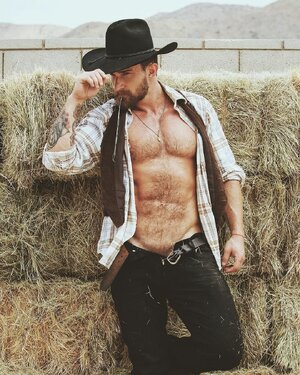 AlexanderAbramov-Dmitri Bocharov-Uncovered Wrangler8010.jpg