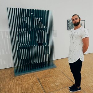 21227199 Centre national d’art et de culture Georges-Pompidou.jpg