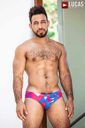 Lucas Entertainment 373_Rodrigo_Amor_02.jpg