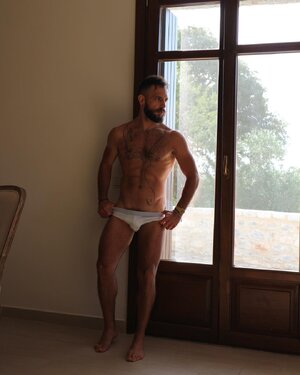 Nikolas 42440774.jpg