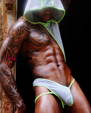 Black thong 1 - Copy.jpg