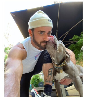Justin-Theroux-Gushes-Over-Dog-Kuma-for-Her-Gotcha-Day-6.jpg