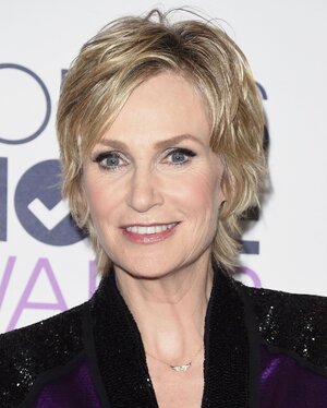 American-actress-and-comedian-Jane-Lynch-2016.jpg