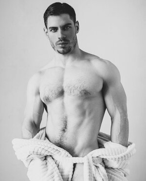 bw photographed by Arron Dunworth VsuPRhg.jpeg