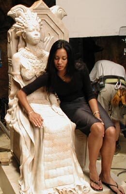 Aaliyah-queen-of-the-damned-13112839-260-400.jpg