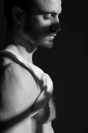 Enzo 2008 tumblr_n8vn6fFaT01tx3z8go1_1280.jpg