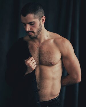 photographed by erik carter 98600167.jpg