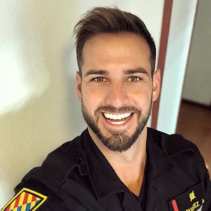 Police Officer 41823558.jpg