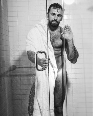 shower 145037041.jpg