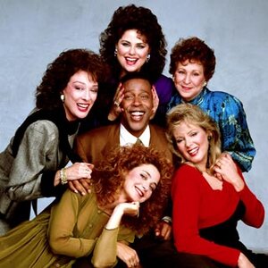Designing_women_cast_1986_1991.jpg
