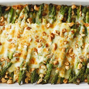 Cheesy-Baked-Asparagus_EXPS_TOHAM22_69501_E11_10_5b.jpg