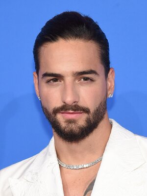 Grooming-Lessons-from-Maluma-Long-Hair-Care-GQ.jpg