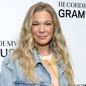 leann-rimes-attends-an-evening-with-leann-rimes-at-the-news-photo-1677603477.jpg