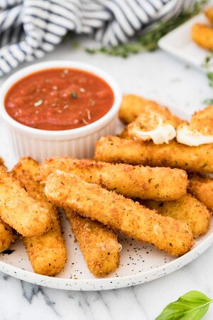 Homemade-Mozzarella-Sticks-Recipe-2-of-5.jpg