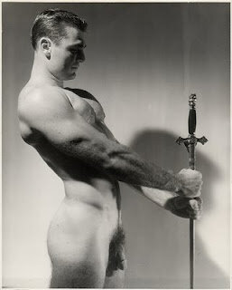 unk-unk-nude-sword-massive.jpg