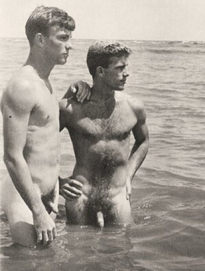 1675294146_babenki-top-p-vintage-naked-men-swimming-porno-34.jpg