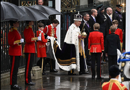 Screenshot 2023-05-06 at 15-57-53 König Charles III. Das war die Krönung in Bildern.png