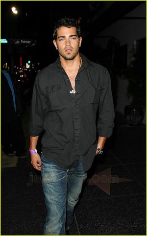 jesse metcalfe (2).jpg