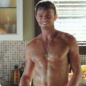 wilson-bethel-shirtless-hart-dixie.jpg
