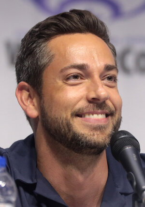 Zachary_Levi_by_Gage_Skidmore_6.jpg