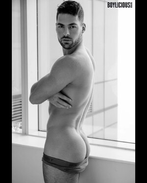 Boylicious bw 306623009.jpg